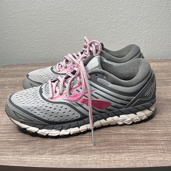 Women’s Brooks Shoes Size 8 Gray/Fuchsia - Picture 3 of 8